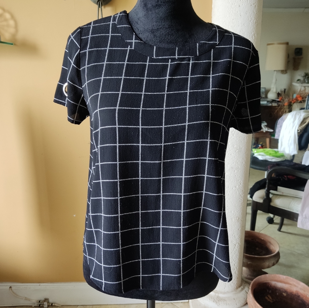 The Workshop Black Plaid Short Sleeve Blouse Size M